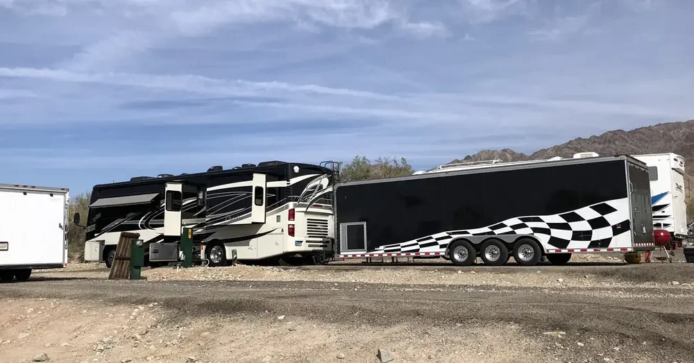 Photo of RVs in pull through sites at Palm Springs RV park, California